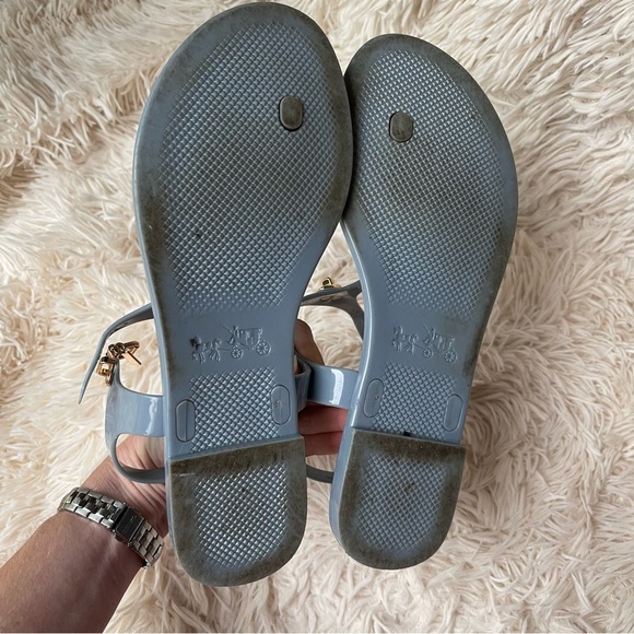 Coach pelican T-strap jelly sandal dust blue with gold accents size 38 or 7.5 - Picture 7 of 10